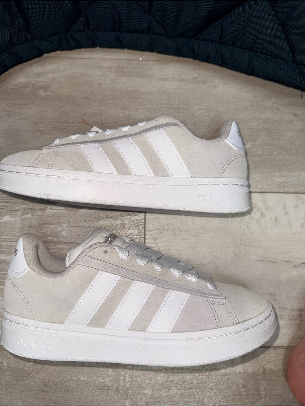 Adidas Grand Court Alpha 00s Women’s 7.5 White/Gray Suede Sneakers NWT - Picture 2 of 7